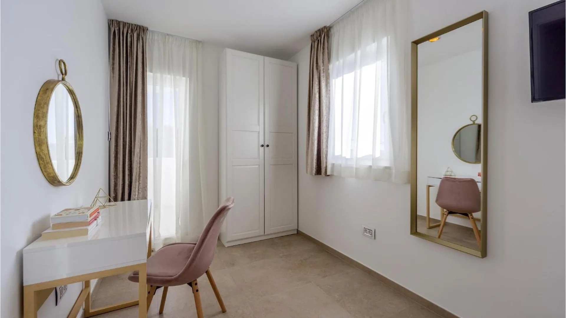 2 Bedroom Awesome Home In Kraljevica Holiday home