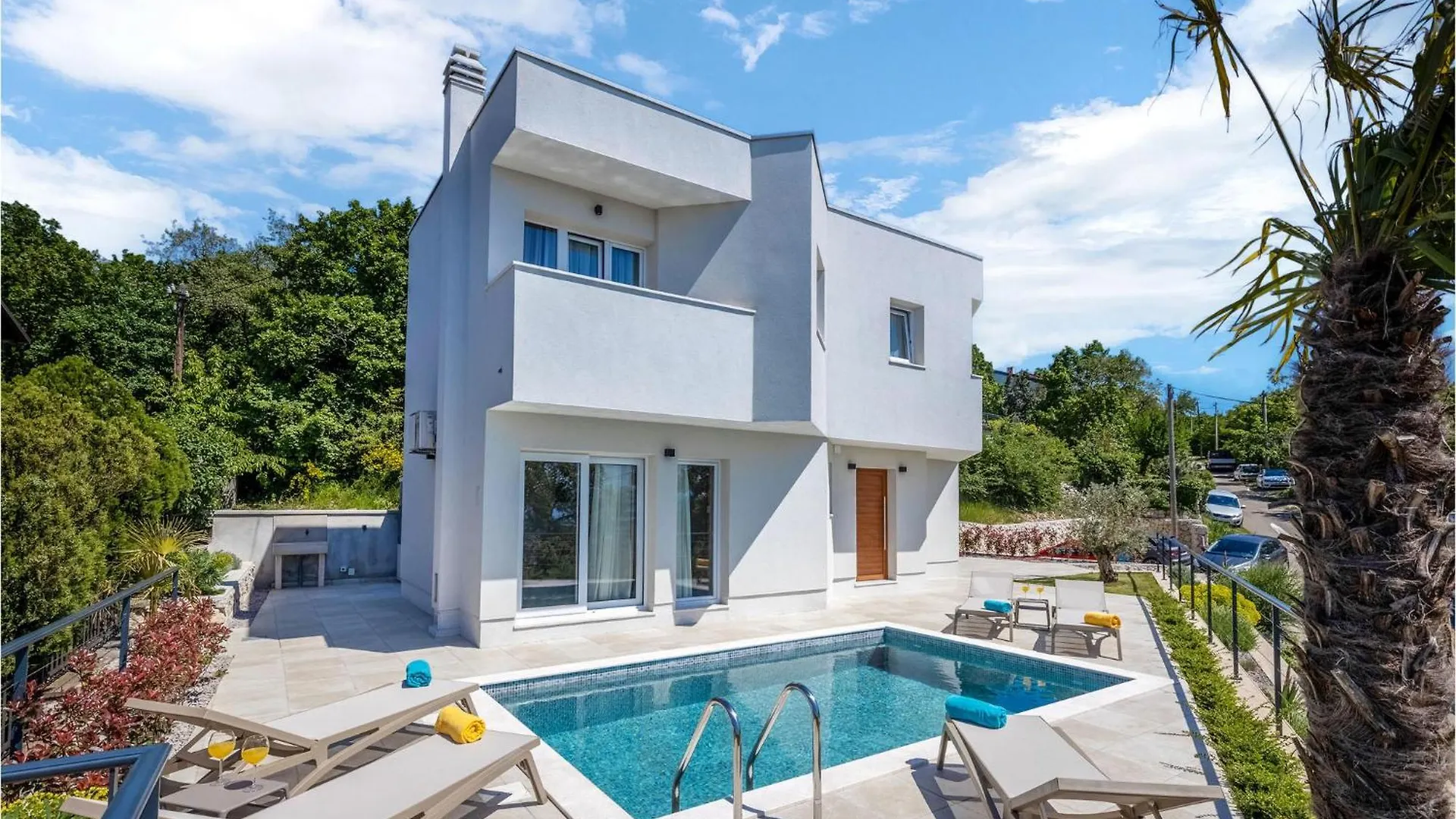 2 Bedroom Awesome Home In Kraljevica 0*,