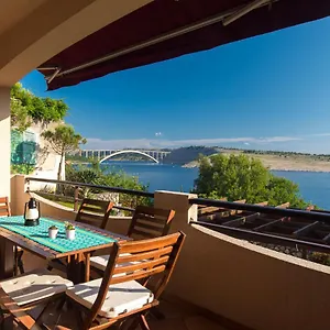 Apartment Captain's With Sea View, Kraljevica